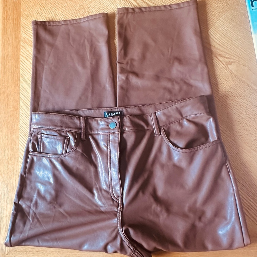 Signature Reitman’s Size 16 Caramel Brown Faux Leather Straight Leg Pants - Picture 13 of 15